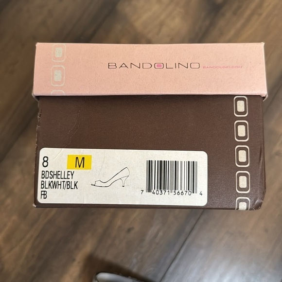Bandolino open toe Shelley kitten heel black and white size 8 - Picture 9 of 9